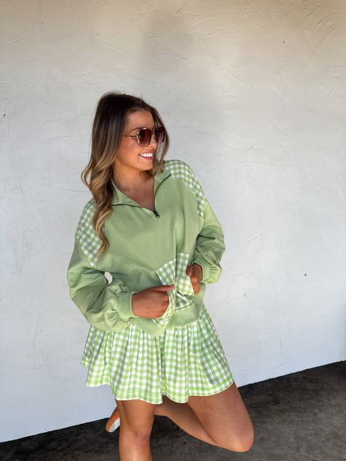 PREORDER- JUST LIVING QUARTER ZIP PULLOVER