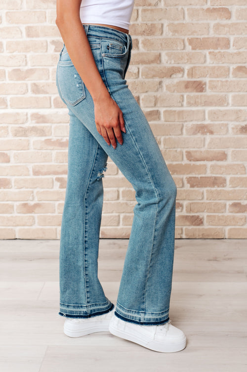 Judy Blue Isla Mid Rise Distressed Bootcut Jeans – Vintage Wash with Released Hem | Sizes 0–24W