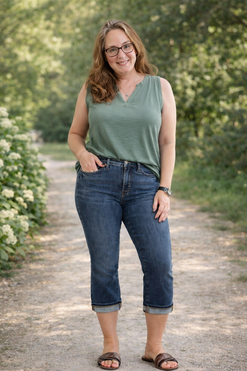 Summer Staple Judy Blue Single-Cuff Capris