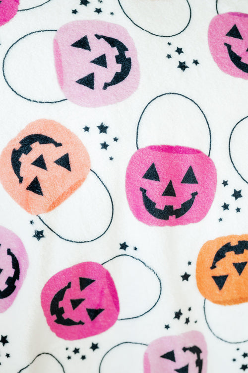 PREORDER: Limited Edition Halloween Fleece Blanket - Cozy Up in Spooky Style!