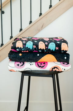 PREORDER: Limited Edition Halloween Fleece Blanket - Cozy Up in Spooky Style!